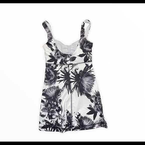 Lululemon Shelf bra Workout Tank top 2 - Picture 2 of 3